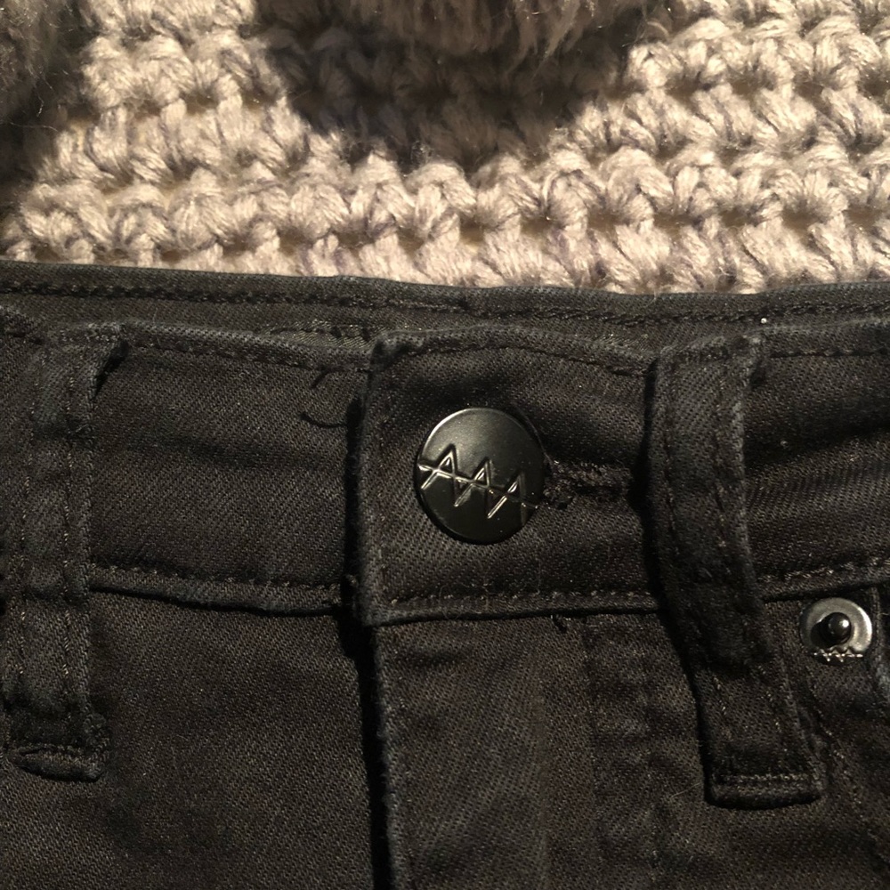 Classic Black Mini Skirt - Picture 5 of 7